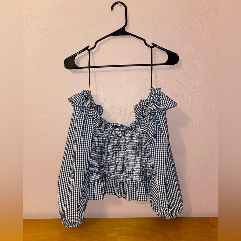 ZARA Black and White Puffy Sleeve Crop Top